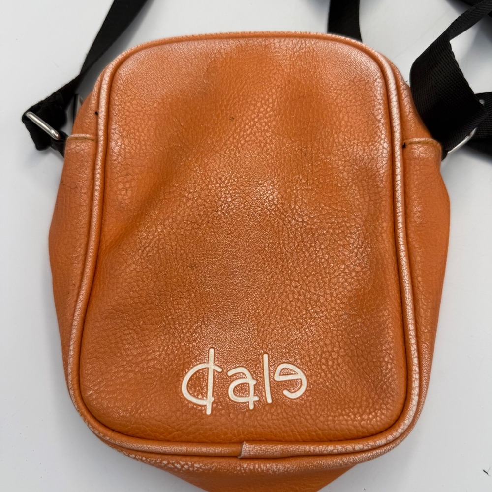 Buckle-Down Disney Dale Character Crossbody Bag Orange Faux Leather Chip n Dale - Picture 6 of 8